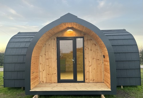 Side entrance glamping pod - side,